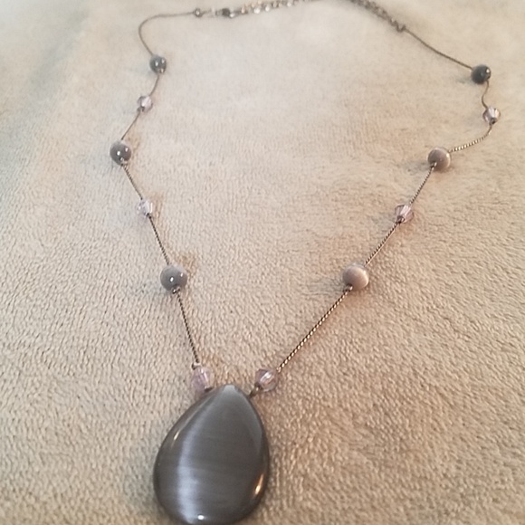 Necklace (Gray). - Picture 3 of 6